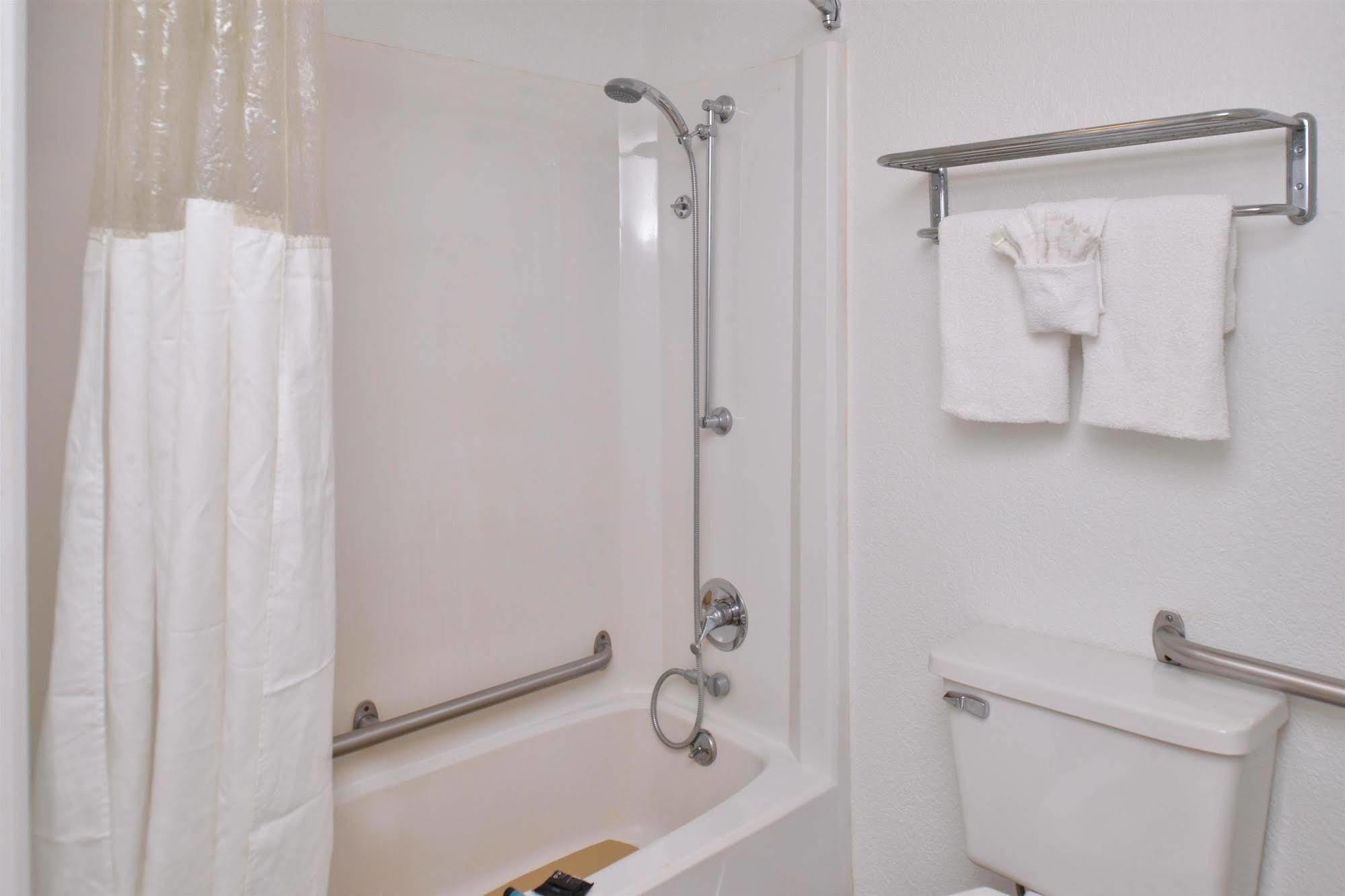 Americas Best Value Inn & Suites Jackson Zewnętrze zdjęcie